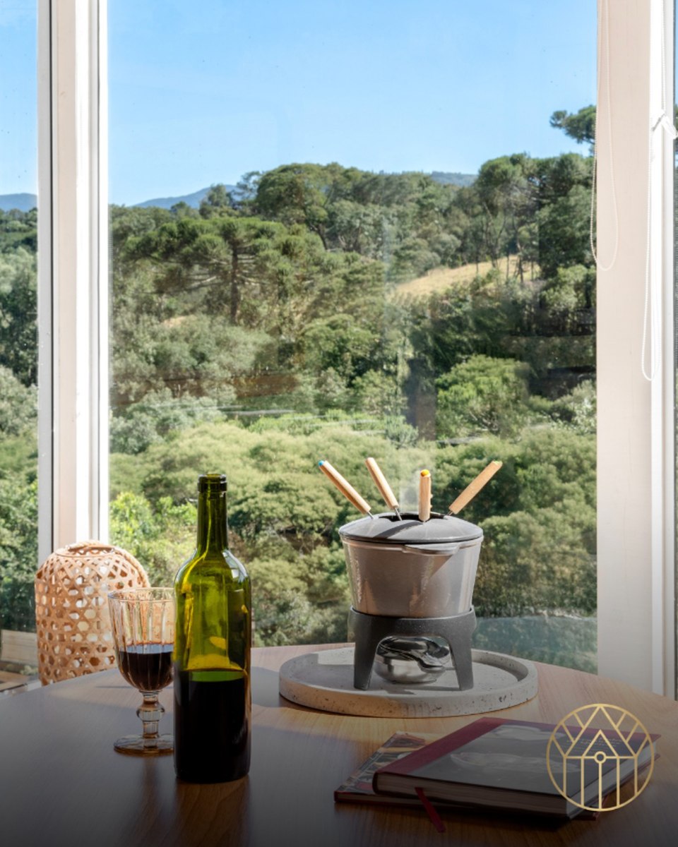 Vinho e fondue com vista — sabores da serra